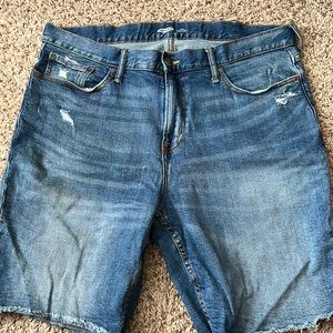 Old Navy Jean cut off shorts size 38